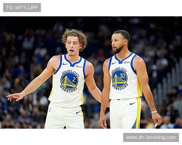 库里场下指导波杰姆斯基,勇士新秀成长迅速 库里场下指导波杰姆斯基,勇士新秀成长迅速